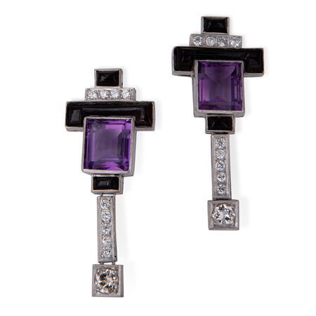 Coppia di orecchini pendenti in oro brillanti ametiste ed onice