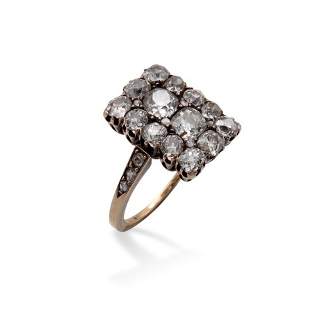 Anello antico in oro e diamanti