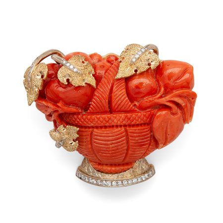 Spilla pendente in oro, corallo cerasuolo e brillanti