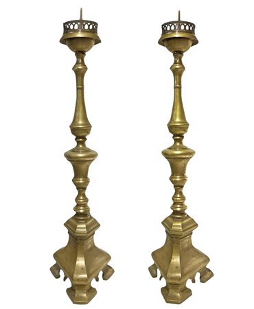 Coppia di candelieri in bronzo dorato, 19° Secolo