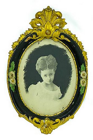 Dipinto in cornice ovale con decori in oro e disegno raffigurante una bambina, 19° Secolo