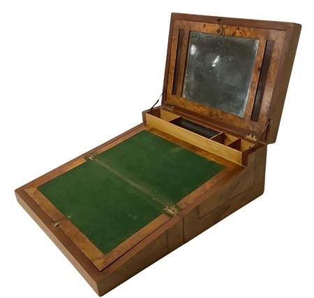 Scrittoio da viaggio in radica di noce, 19° Secolo