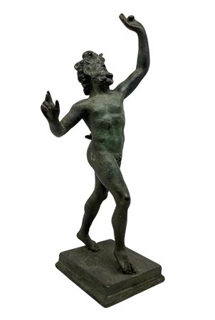 Scultura bronzo patinato verde raffigurante Fauno danzante di Pompei, Fine 19° Secolo