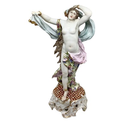 Ninfa nuda in porcellana, 20° Secolo