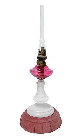 Lume a petrolio con base in opaline bianco e contenitore in vetro colorato, 19° Secolo