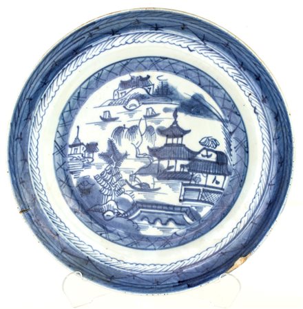 Piatto in porcellana bianca e blu, Cina