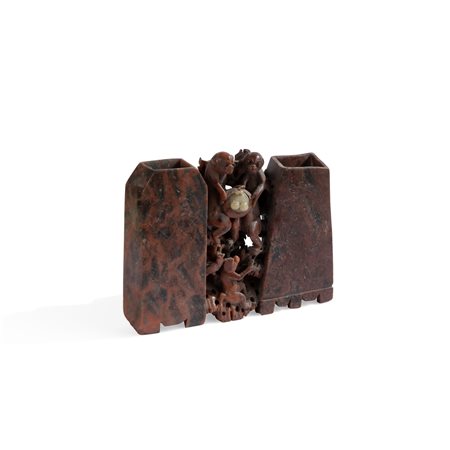 Gruppo in pietra intagliata con vasi, Cina, XX secolo