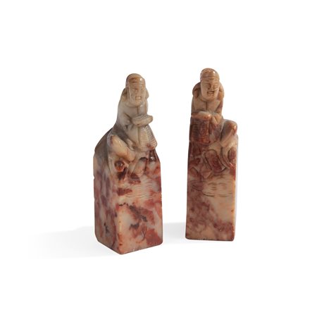 Coppia di piccoli sigilli in pietra dura gialla/rossa, Cina, XX secolo