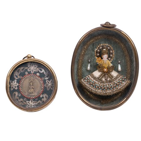 DUE COMPOSIZIONI OVALI CON BAMBINELLO