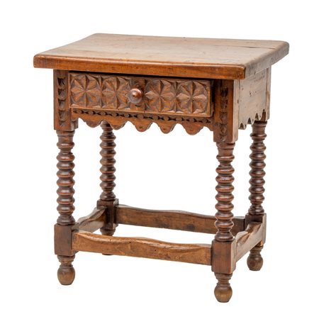 TAVOLINO CON CASSETTO