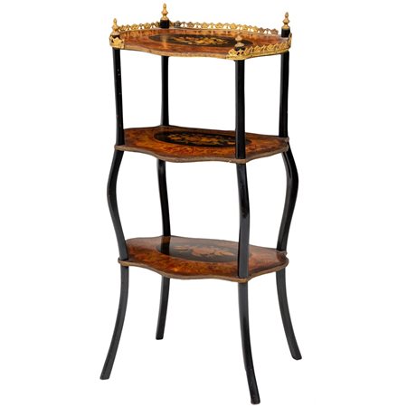 TAVOLINO a tre ripiani