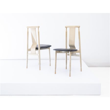 ACHILLE E PIER GIACOMO CASTIGLIONI, Coppia di sedie