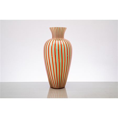 CARLO SCARPA (Attr.le), Un vaso in vetro