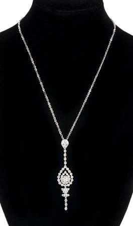 Girocolo con pendente in diamanti 