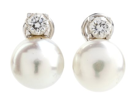 Orecchini in oro con diamanti e perle  australiane 