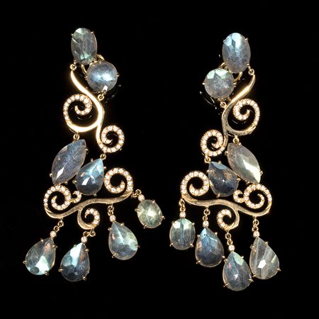 Orecchini pendenti in oro labradorite e diamanti