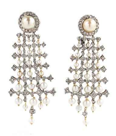 Orecchini pendenti in oro, argento e diamanti 