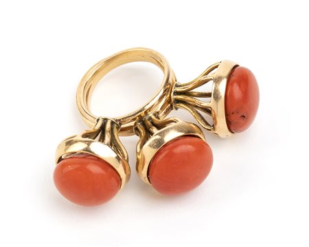3 anelli in oro e corallo