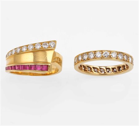 Due anelli con diamanti e rubini