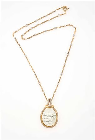 Faraone. Girocollo con prehnite incisa, diamanti e piccole perle