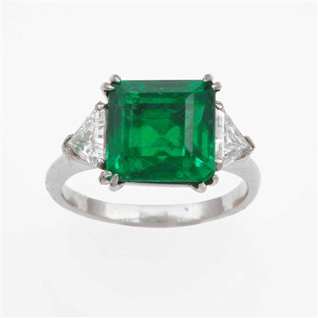 Anello con smeraldo Colombia di ct 3.66