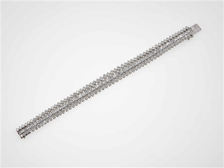 Bracciale con diamanti taglio brillante e taglio square per ct 21.30 circa
