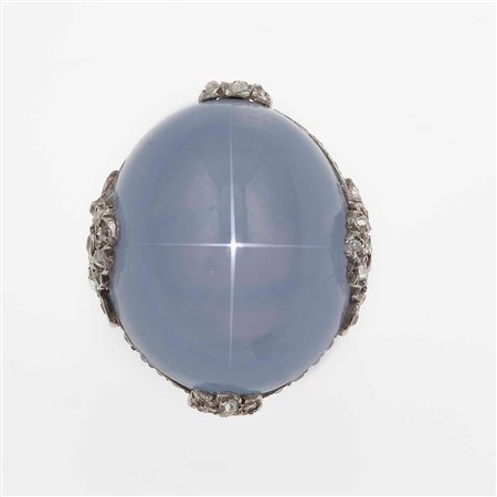 Anello con zaffiro Sri Lanka stellato