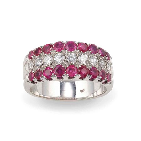 Anello a fascia con diamanti e rubini