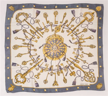 HERMÈS Foulard in seta "Les Clefs" by Caty Latham, 1980. Cm 89x87. Reca firma...