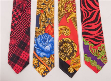 GIANNI VERSACE Lotto composto da quattro cravatte in seta di diversi colori e...