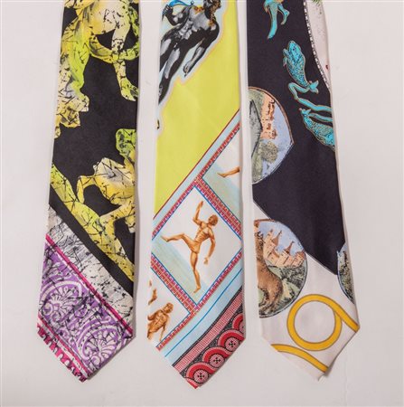 GIANNI VERSACE Lotto composto da tre cravatte in seta di diversi colori e...