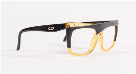 CHRISTIAN DIOR Montatura occhiali modello 2400. Anni '80. Recano marchi CD,...