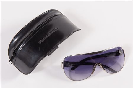 DOLCE&GABBANA Occhiali da sole a mascherina. Recano marchi D&G, D&G...