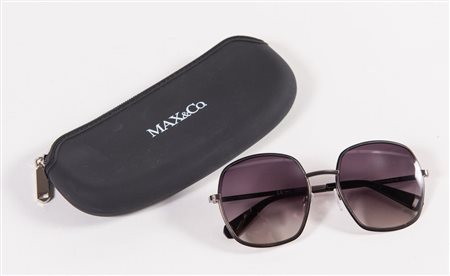 MAX&Co Occhiali da sole modello MM GLEAM II. Recano marchi Max&co e codice di...
