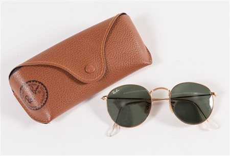RAY-BAN Occhiali da sole modello Round metal legend gold. Recano marchi...