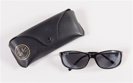 RAY-BAN Occhiali da sole modello Predator. Recano Marchi Ray-Ban. Corredati...