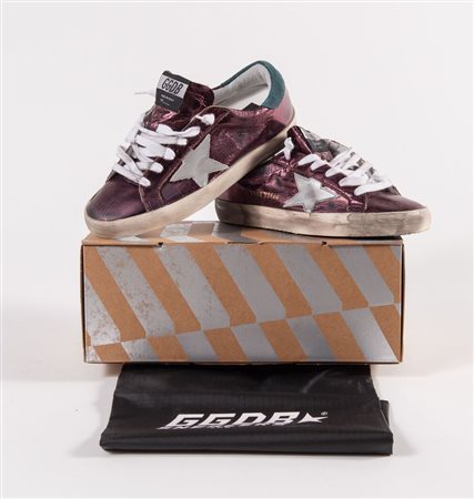 GOLDEN GOOSE Sneakers modello Super Star distressed in pelle metallic color...