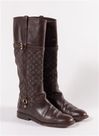 LOUIS VUTTTON Stivali alti in tela monogram con rifiniture in pelle marrone e...