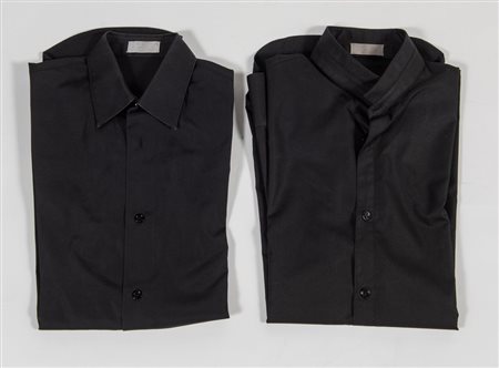 DIOR Lotto composto da due camicie in cotone nero. Riportano taglia 37....