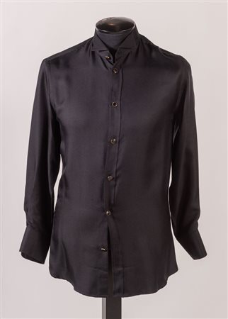 VERSACE Camicia in seta nera con bottoni gioiello in metallo dorato centrati...