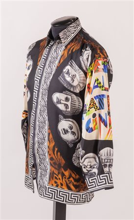 GIANNI VERSACE Camicia in seta con fantasia multicolore di maschere etrusche...
