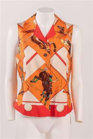 HERMÈS Gilet in seta con fantasia equestre sui toni dell'arancione. Riporta...