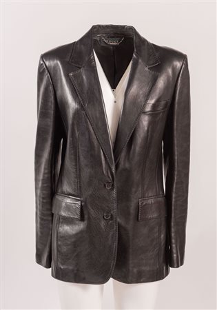 GUCCI Giacca in pelle nera. Riporta taglia 46. Interno rifinito con fodera...
