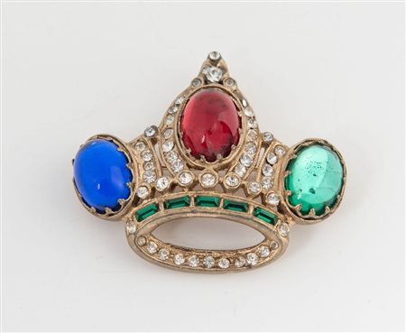 CORO Spilla a forma di corona in metallo dorato arricchita da zirconi e...