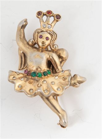 TRIFARI Spilla a forma di angioletto in argento dorato arricchita da zirconi...