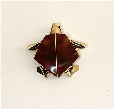 BORBONESE Spilla a forma di tartaruga in metallo dorato con corpo realizzato...