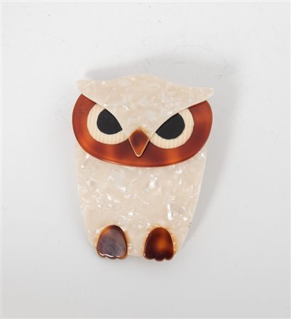 LEA STEIN Spilla raffigurante Buba il gufo realizzata in acetato di cellulosa...