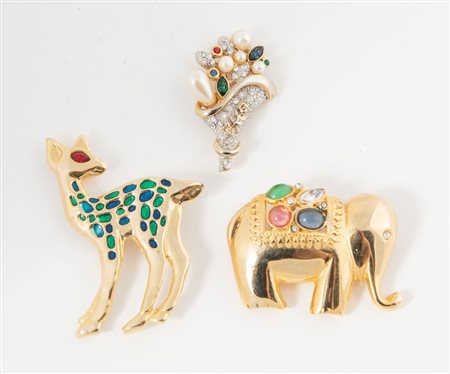 ANONIMO Lotto composto da tre spille a forma di animali realizzate in metallo...