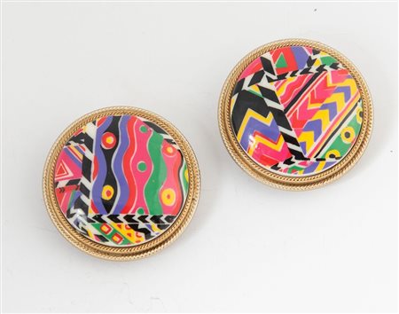 PACO RABANNE Orecchini a clips in metallo e pvc smaltato. Diametro: cm 4 cad....