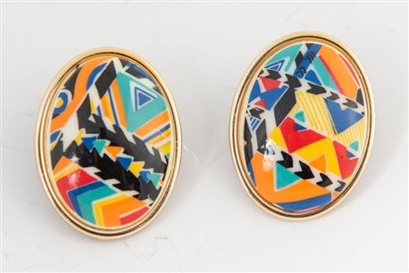 PACO RABANNE Orecchini a clips in metallo e pvc smaltato. Cm 3,2x2,4 cad....